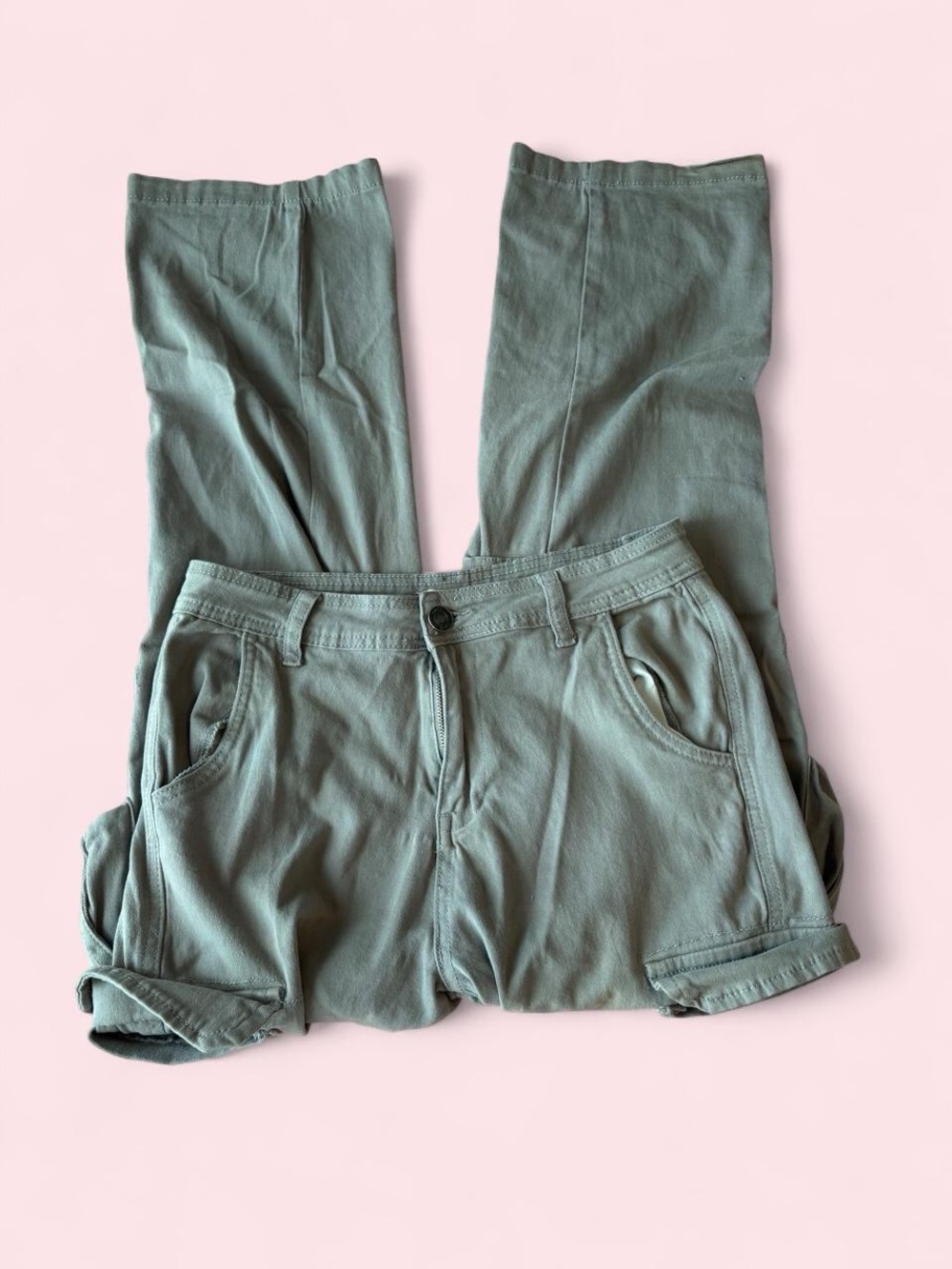 Women’s gray cargo pants